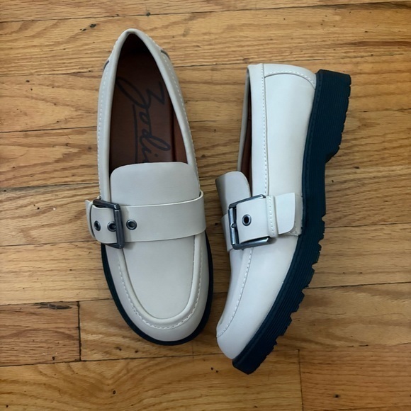 Zodiac Shoes - Zodiac Beige Loafers Size 9